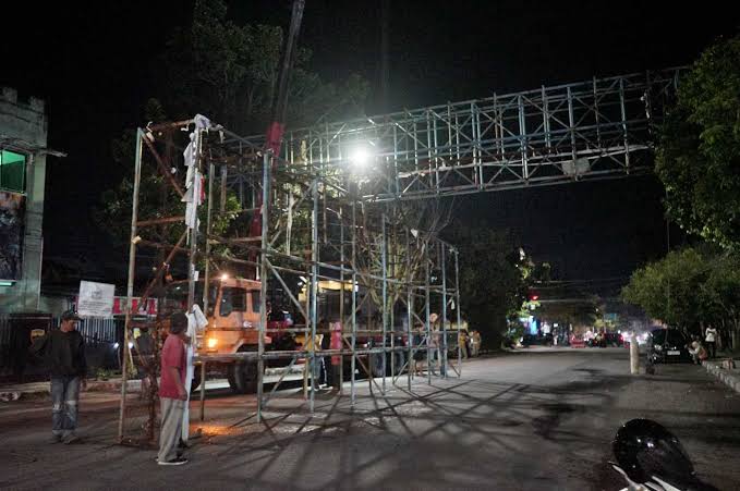 580 Tiang Reklame Ilegal di Pekanbaru Jadi Sasaran Penertiban