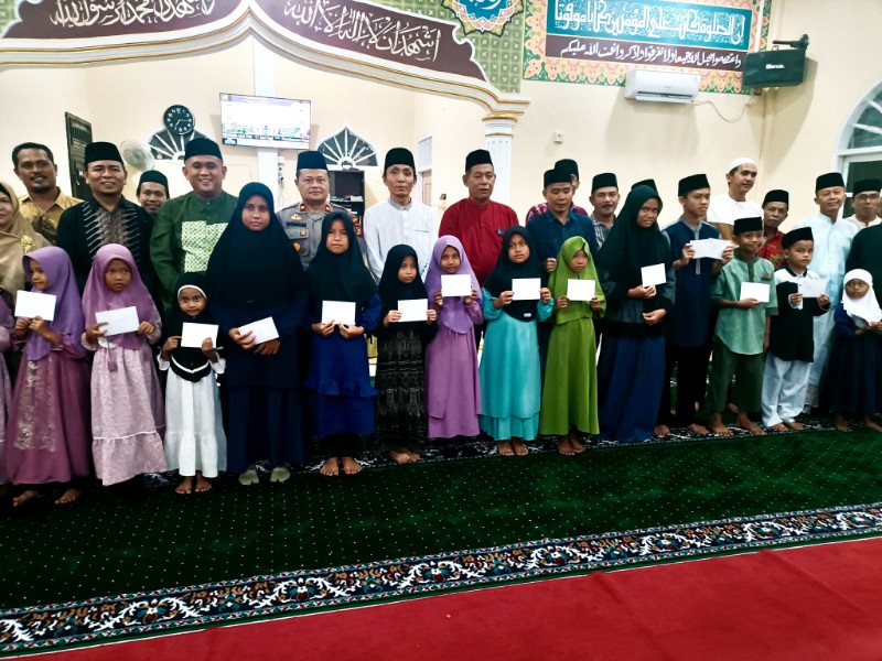 Hadir di Acara Bukber dan Santunan Anak Yatim, Camat Bukit Batu Sebut IKMR Peduli dengan Masyarakat Sekitar