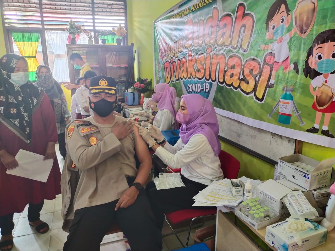 Personel Polsek Hulu Kuantan Polres Kuansing Vaksin Booster Capai 84 % Vaksin Dosis 1, 70 % Dosis 2 dan Capai 69% Vaksin Untuk Lansia