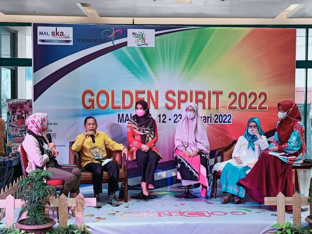 Kadis Koperasi UKM Perdagangan dan Perindustrian Kuantan Singingi Drs. Azhar, MM Komit Lakukan Promosi Kampung Batik