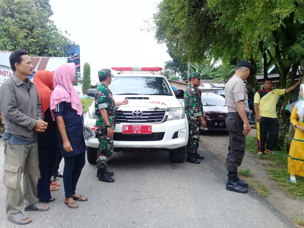 Pelda Suparno Bekerjasama Dengan Puskesmas Logas Tanah Darat Sosialisasi Bahaya Karhutla Dan Virus Covid 19.