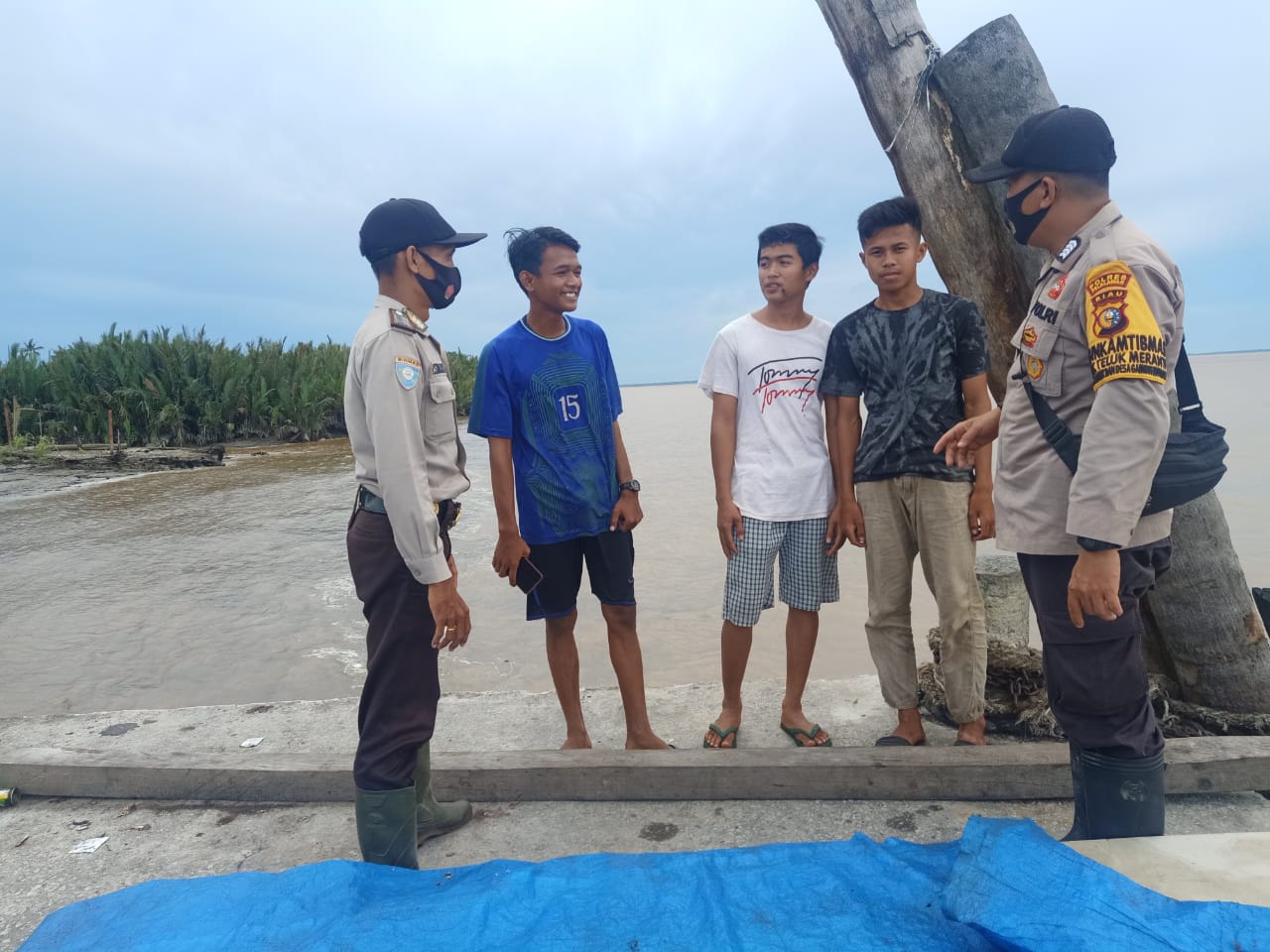 Polisi Pantau Prokes di Teluk Meranti