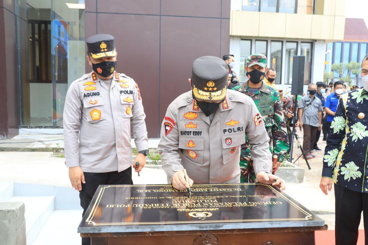 Wakapolri Resmikan Gedung Pelayanan Publik Terpadu Polri Polda Riau