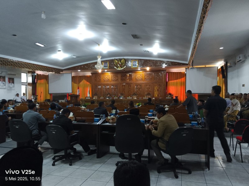 Wabup : Pandangan Fraksi Akan Jadi Catatan Untuk Perbaikan Kuansing  Ke Depan