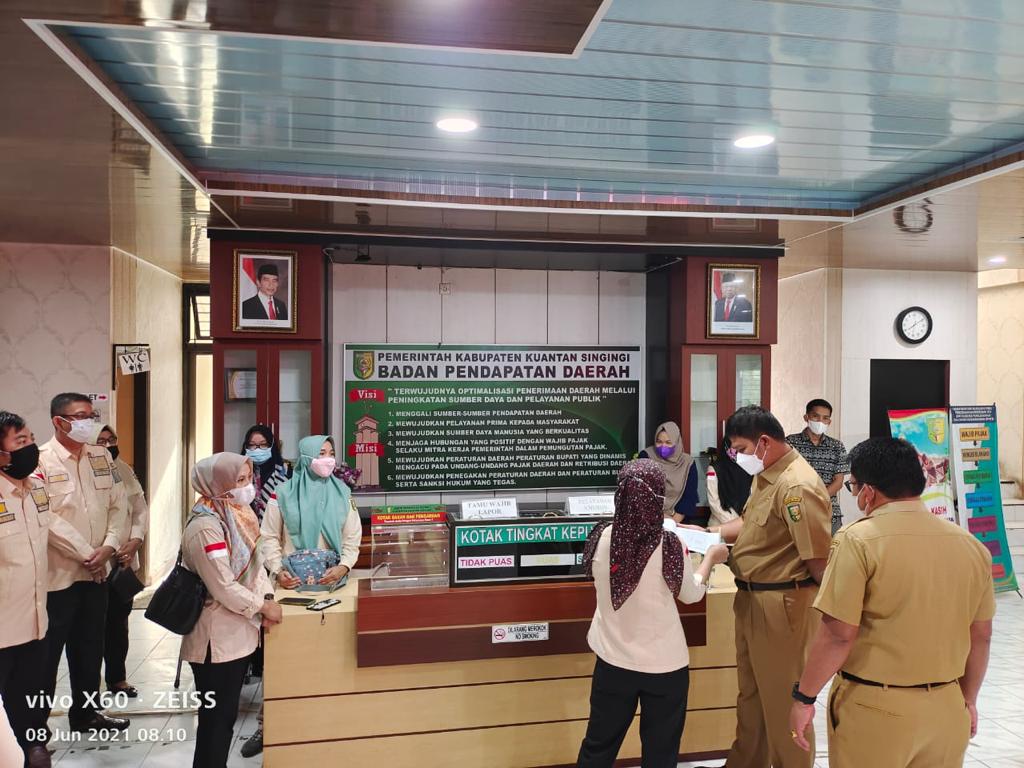 Tinjau Disiplin Pegawai, Bupati Inspeksi ke Sejumlah Dinas