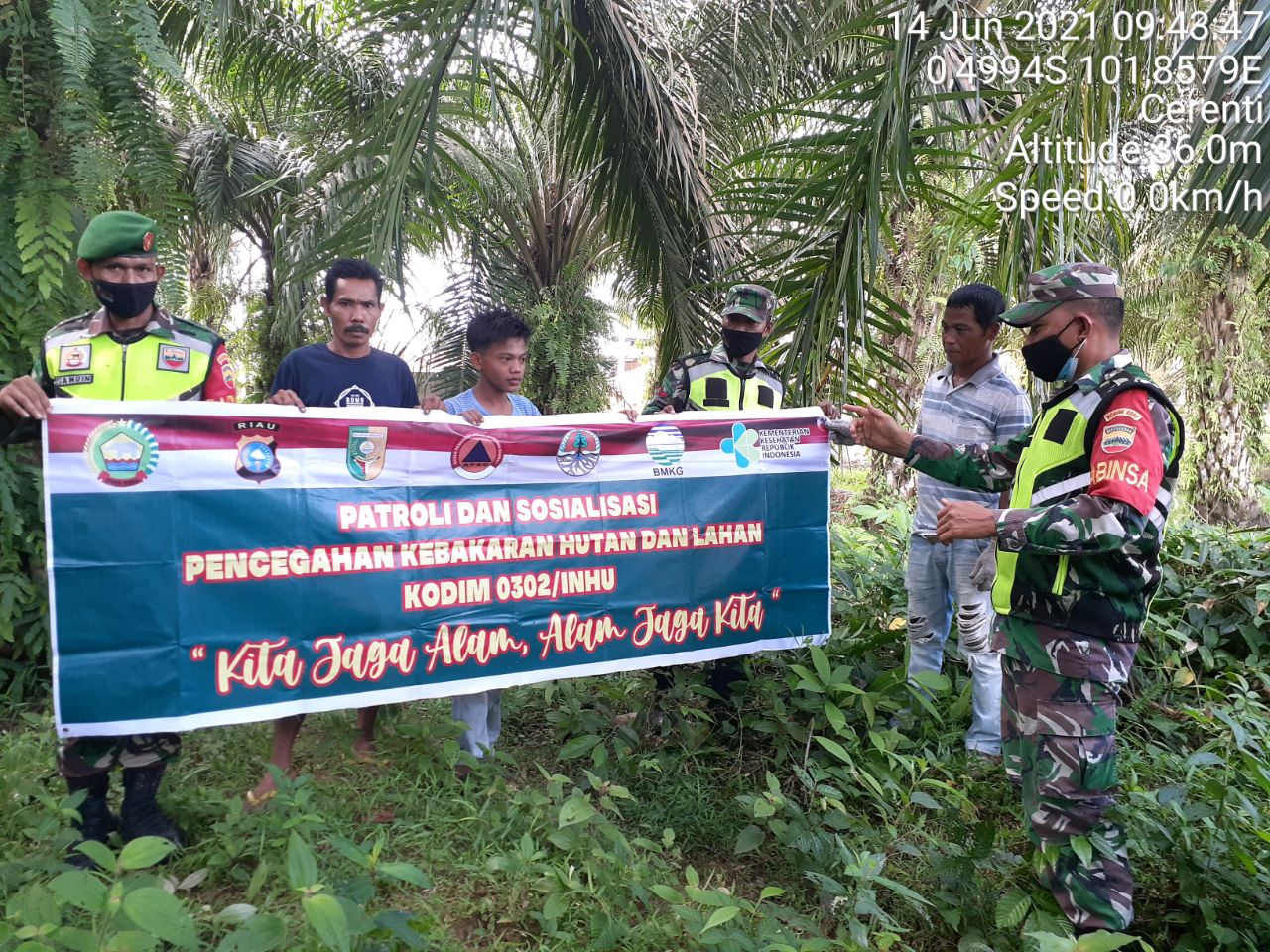 Koramil 06/Cerenti Terus  Sosialisasikan Dan Patroli Tentang Bahaya Karhutla Di Wilayah Binaannya di Desa Sikakak