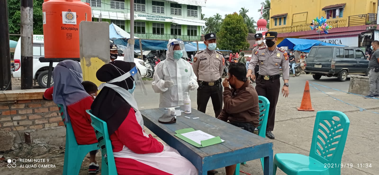 Pengunjung Langgar Prokes di Swab Antigen Ditempat, Kapolsek Kuantan Mudik Pimpin Razia PPKM di Pasar Lubuk Jambi