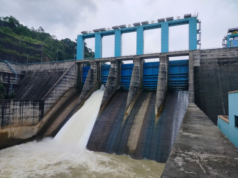 Curah Hujan Menurun, Seluruh Pintu Waduk PLTA Koto Panjang Ditutup