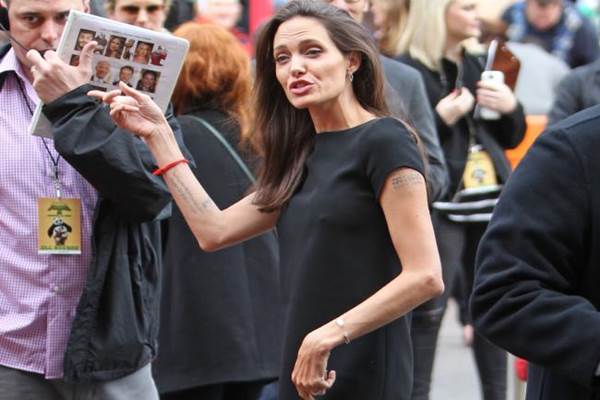 Tubuh Super Kurus Angelina Jolie Bikin Heboh
