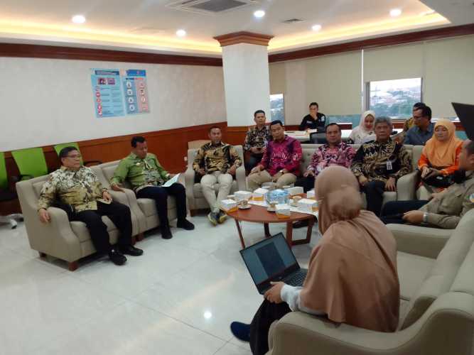 Minta Penambahan Kuota Bansos, Plt Bupati Suhardiman Temui Kepala Pusdatin Kemensos RI