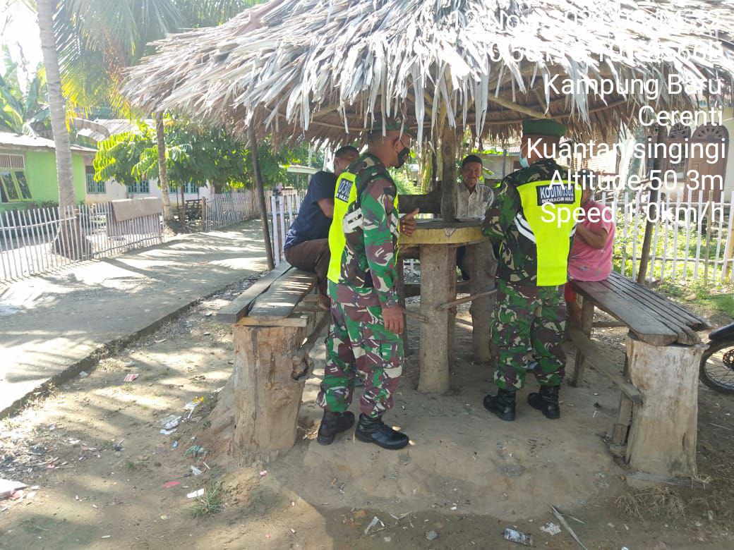 Melalui Komsos, Babinsa Koramil 06/Cerenti Himbau Warga Binaan Agar Tetap Patuhi Protokol Kesehatan Covid-19 di Koto Cerenti Kecamatan Cerenti Kabupaten Kuansing