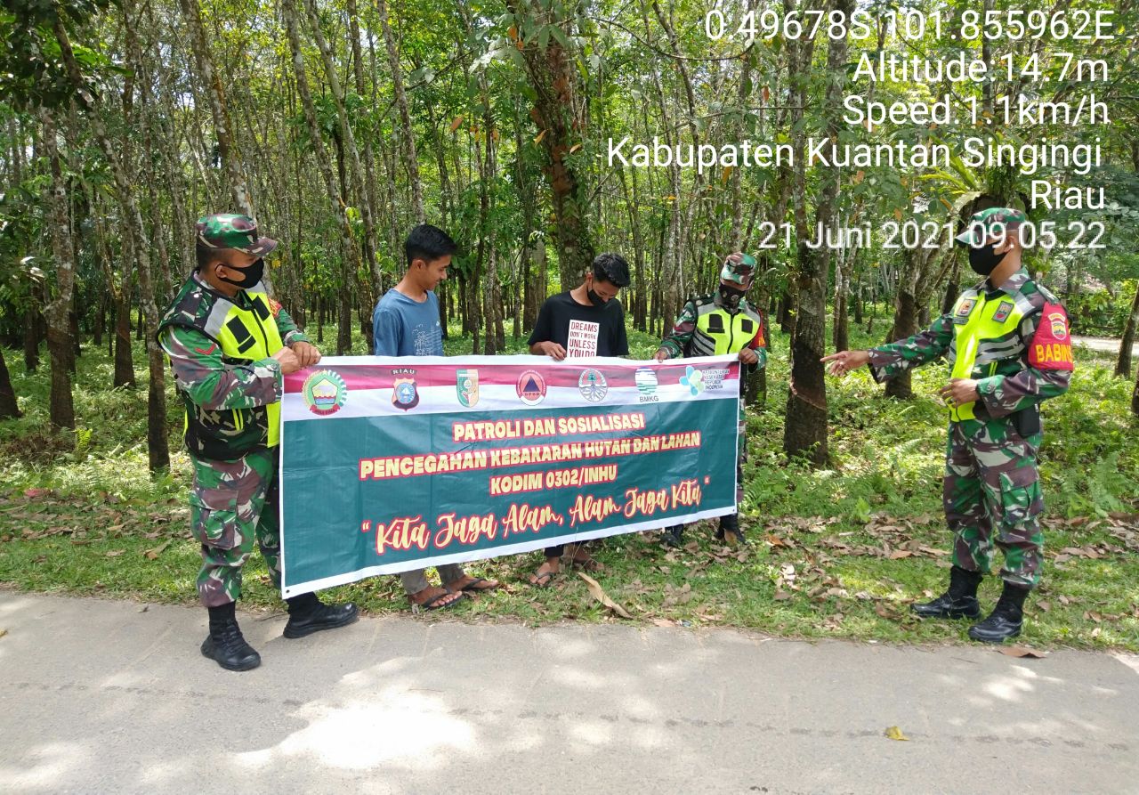 Upaya Babinsa Koramil 06/Cerenti Kodim 0302/ Inhu Laksanakan Patroli Untuk Cegah Kebakaran Hutan Dan Lahan