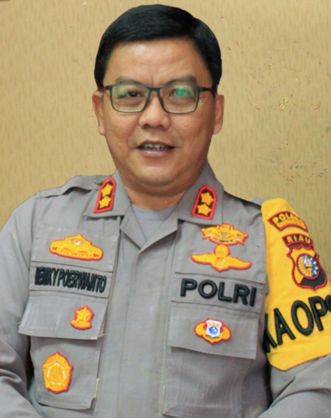 Kooperatif Dan Tertib Jalani Pemeriksaan Swab Antigen di Pos Penyekatan Perbatasan Riau-Sumbar, Kapolres Kuansing Apresiasi Sikap Para Pelaku Perjalanan