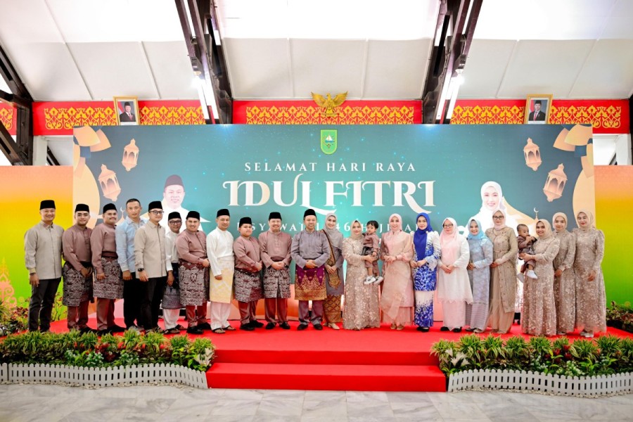 Idul Fitri Hari Kedua, Bupati Bengkalis Hadiri Open House Forkopimda Riau