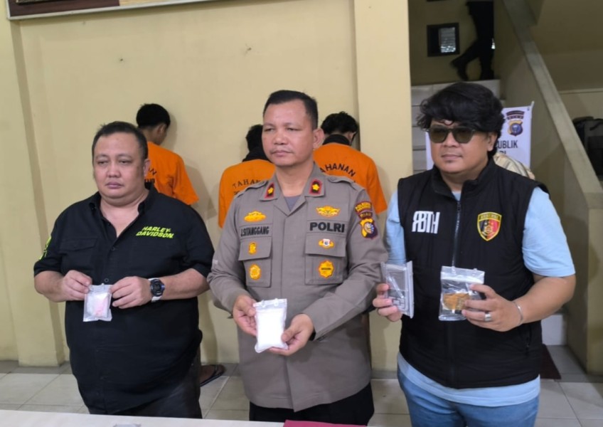 Rumah di Bina Widya Jadi Sarang Narkoba, Tiga Orang Diciduk Polisi