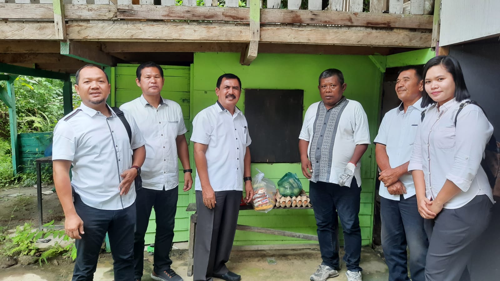 Kunjungan Direktorat Intelkam Polda Riau kepada penyandang Disabilitas warga  Jalan Indra Puri Kecamatan Tenayan Raya Kota Pekanbaru