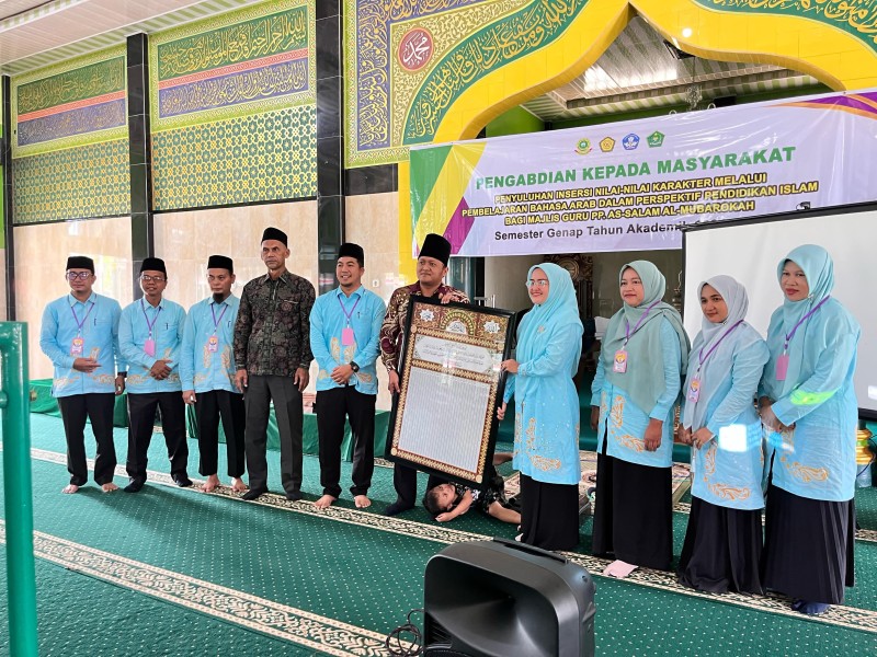 UNIKS dan Pesantren As-Salam Jalin Kolaborasi Edukatif Lewat Pengabdian dan Waqaf Mushaf Al-Qur’an