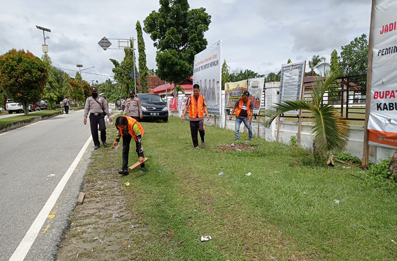 13 Pelanggar Protokol Kesehatan Diberi Sanksi Kerja Sosial oleh Polsek Bunut