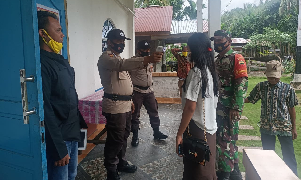 Polsek Kuala Kampar Amankan Ibadah Tahun Baru di Dua Gereja di Kecamatan Kuala Kampar