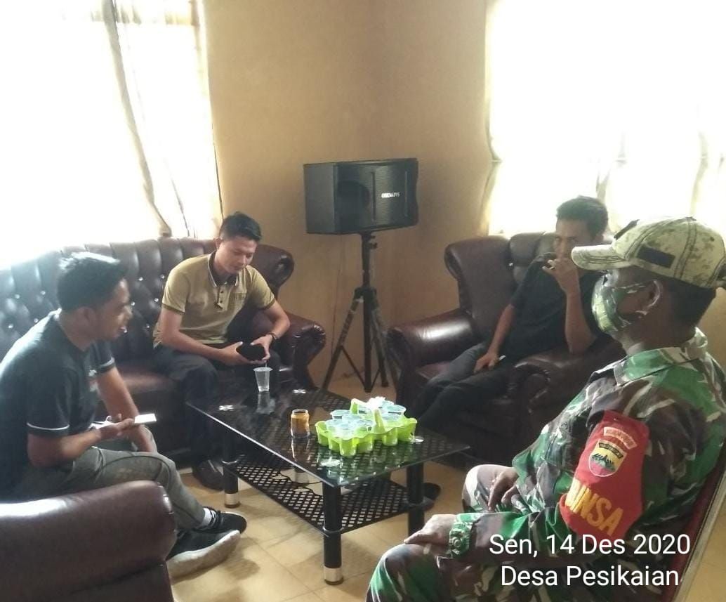 Babinsa Koramil 06/Cerenti Dim 0302/Inhu Anjangsana Bersama Kades Dan Perangkat