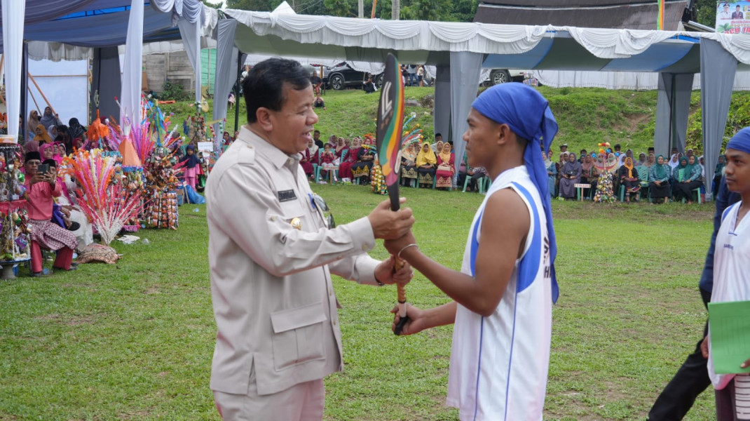 Buka Pacu Jalur Gunung Toar  Suhardiman Berharap Perputaran Ekonomi Masyarakat Meningkat
