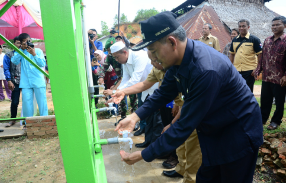 Warga Sawo Mati Terima Bantuan Sarana Air Bersih