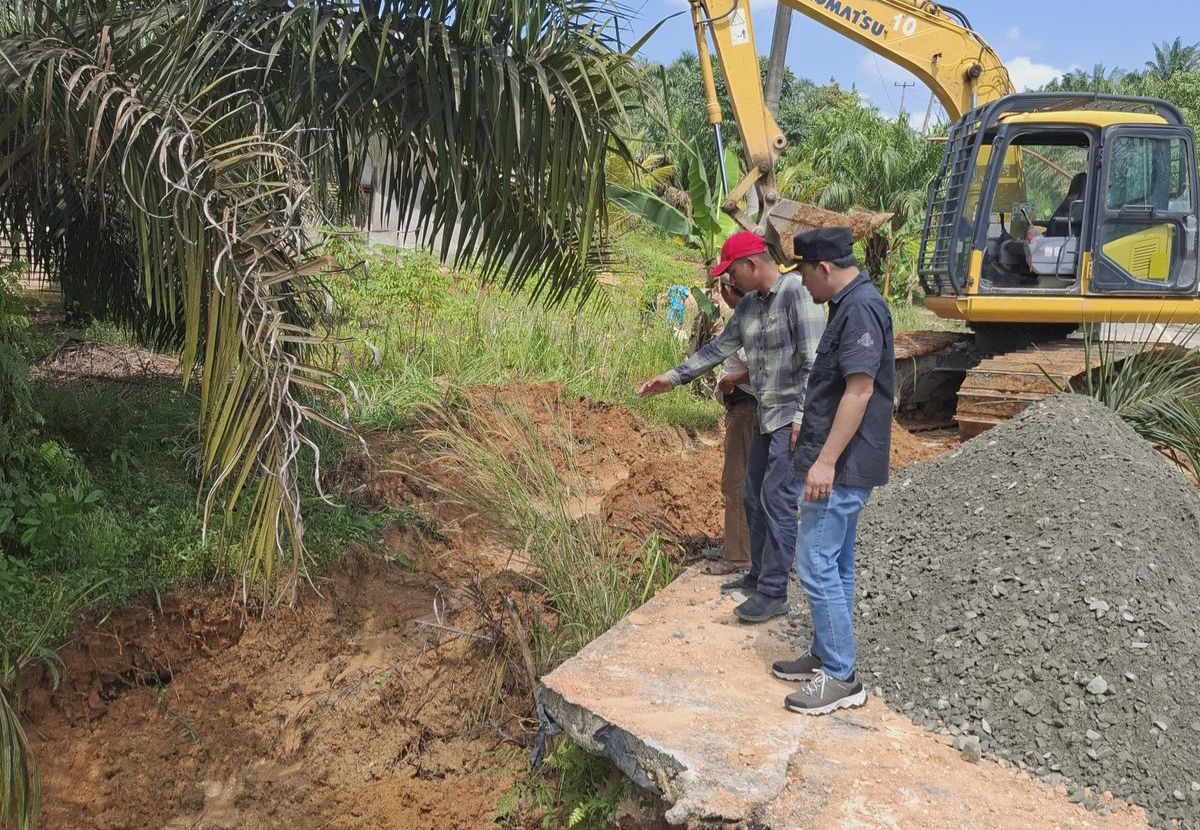 PUPR PKPP Perbaiki Jalan Putus Lipat Kain-Lubuk Agung, Laksanakan Instruksi Plt Gubri