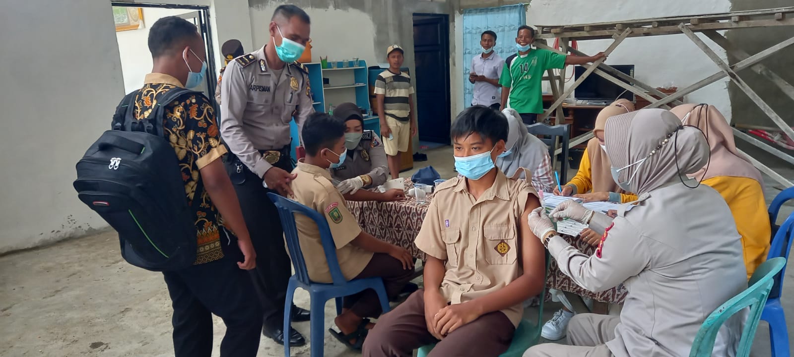 AKBP Rendra Oktha Dinata Kapolres Kuansing Tinjau Lokasi Vaksinasi di Desa Sako Margasari dan Desa Bumi Mulya serta  Vaksinasi Mobile Dosis I oleh Polres Kuansing di Kecamatan Logas Tanah Darat