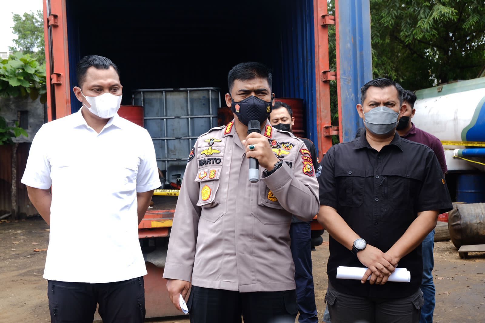 Grebek Gudang Pengoplos Solar, Amankan 1 Pelaku dan 30 Ribu Liter Minyak Disita Ditreskrmsus Polda Riau