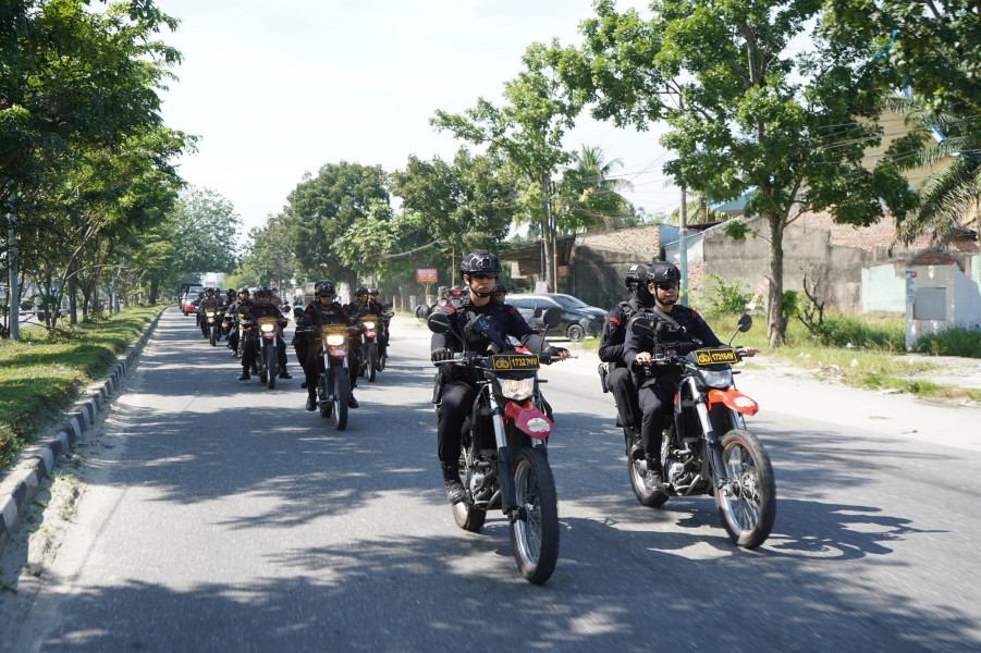 Tekan Angka Kriminalitas, Ratusan Personel Polda Riau Gelar Patroli Skala Besar 