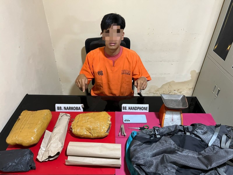 Polres Kampar Tangkap Pengedar Ganja, Sita 1,38 Kilogram Barang Bukti