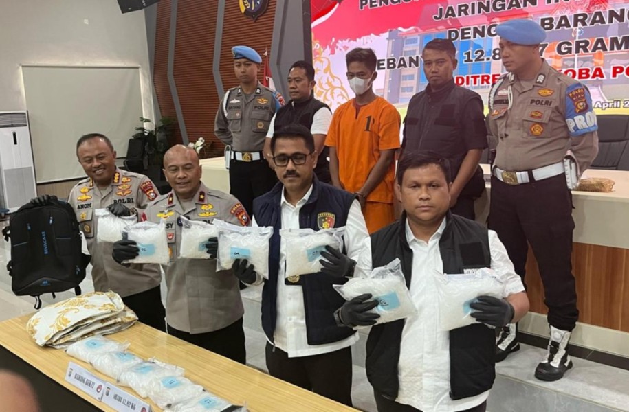 Polda Riau Sikat Kurir Narkoba Jaringan Malaysia-Surabaya, Sita 12,8 Kg Sabu