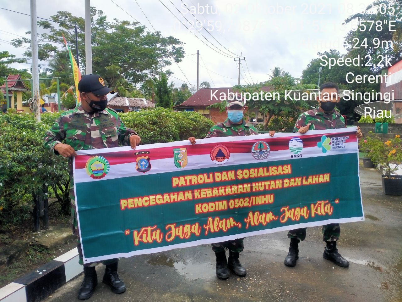 Tingkatkan Pengawasan Karlahut, Babinsa Koramil 06/ Cerenti Dim 0302/ Inhu Laksanakan Patroli dan Sosialisasi Kepada Masyarakat di Pesikaian