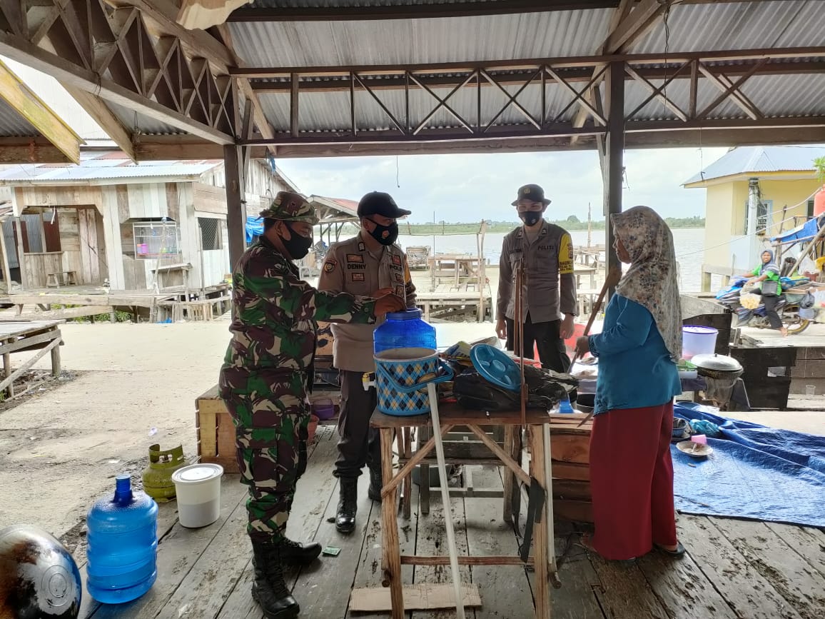 Cegah Covid-19, Begini Upaya Polsek Teluk Meranti Tertibkan Prokes