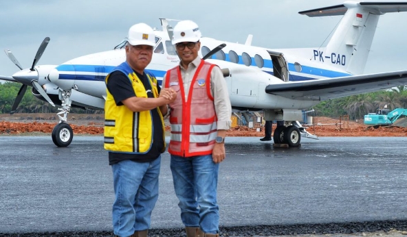 Pesawat King Air tipe 200 PK CAO Lakukan Uji Coba di Landasan Pacu Bandara IKN