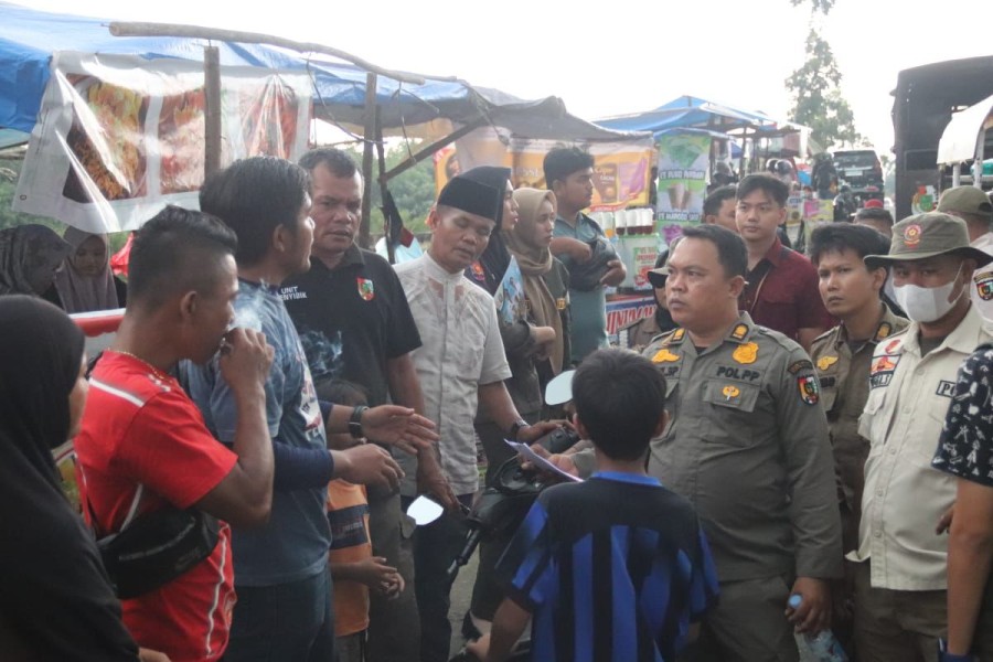 Satpol PP Pekanbaru Tertibkan PKL di Parit Belanda, Berikan Peringatan Terakhir
