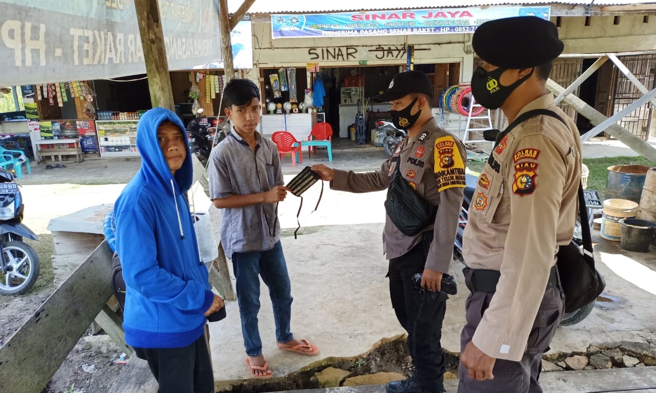 Polsek Teluk Meranti Terus Berikan Pemahaman kepada Warga Terkait Prokes