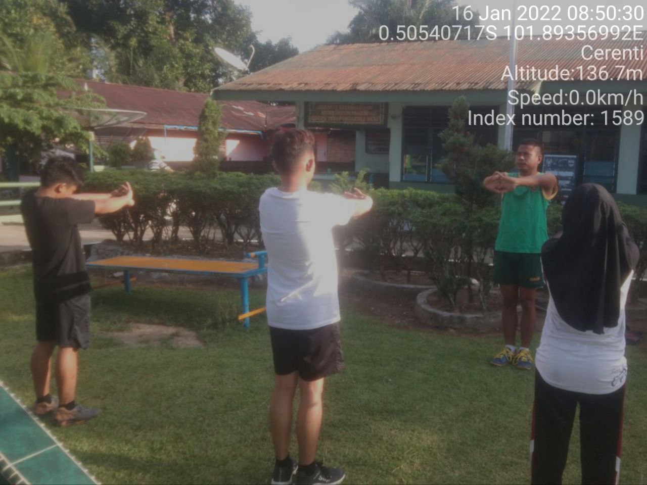 Babinsa Koramil 06/Cerenti Kodim 0302/Inhu Berikan Pelatihan Fisik Bagi Pemuda Yang Mau Daftar Tentara