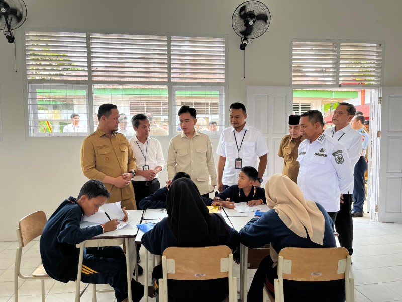 Wapres Gibran Tinjau Penanganan Karhutla dan Sekolah Rakyat di Pekanbaru