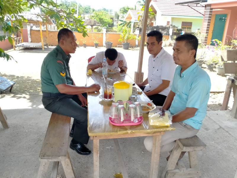 Sertu Firman Babinsa Koramil 06/Cerenti Kodim 0302/Inhu Laksanakan Komsos Di Desa Tanjung Medan