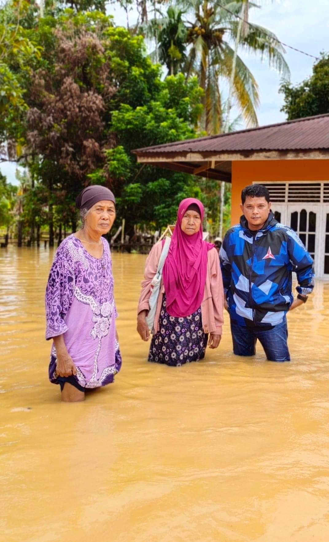 Tidak Hanya Hadir Saat Pemilu, Fedrios Bantu Korban Banjir Di Muara Lembu