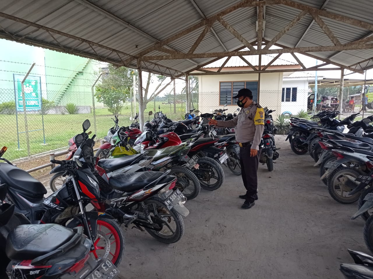 Patroli, Polsek Langgam Antisipasi Terjadinya Aksi C3 dan Sosialisasikan Prokes