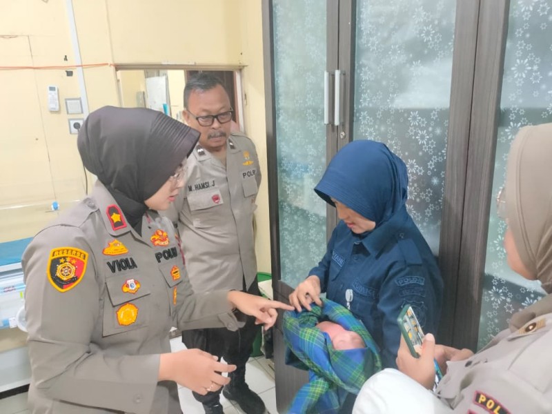 Bayi Perempuan Ditemukan Terlantar di Gang Samping Ruko di Pekanbaru