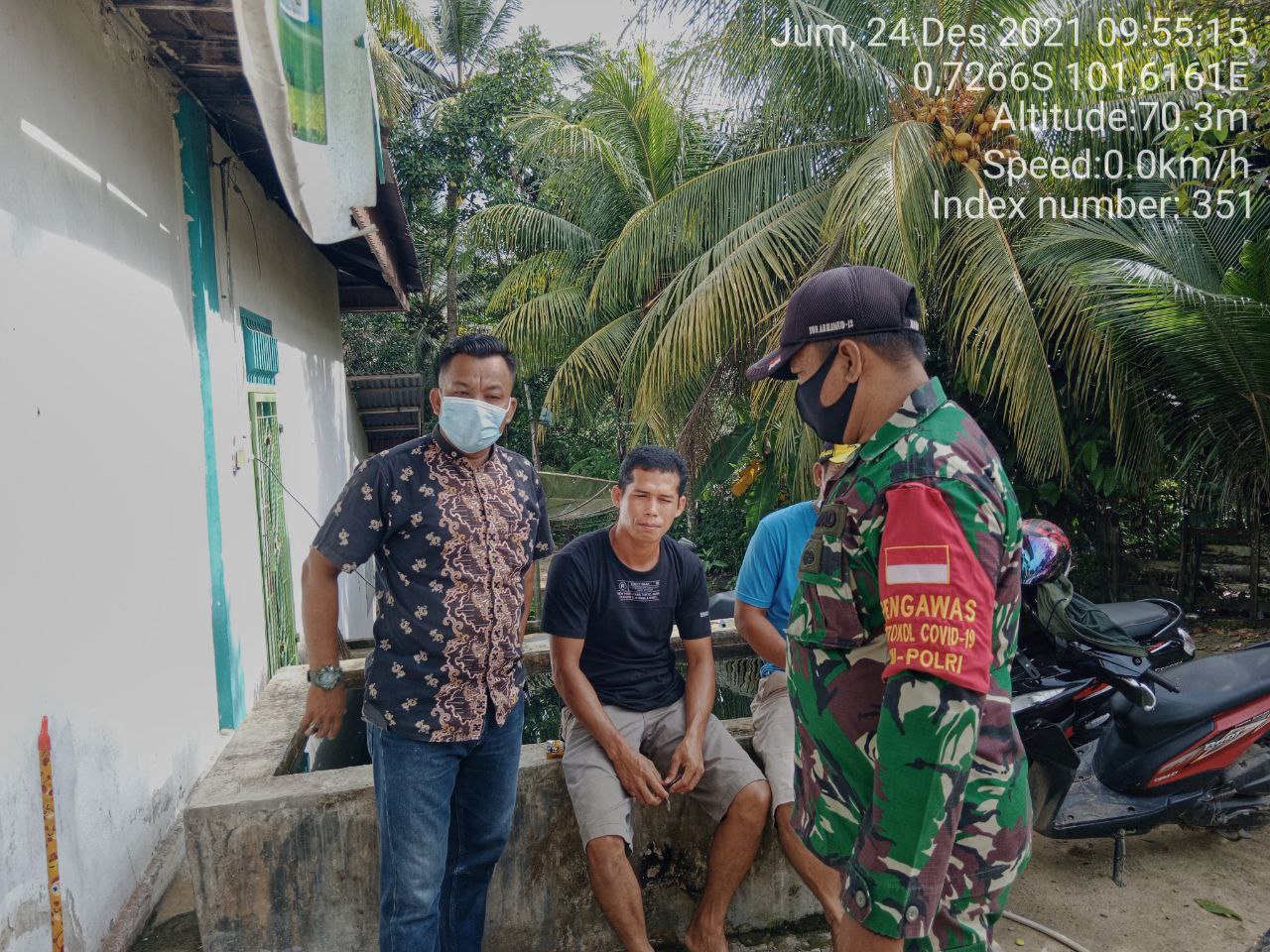 Babinsa Koramil 06/Cerenti  Kodim 0302/Inhu  Melaksanakan Komsos Dengan Masyarakat di Pulau Sipan Kecamatan Inuman Kabupaten Kuansing