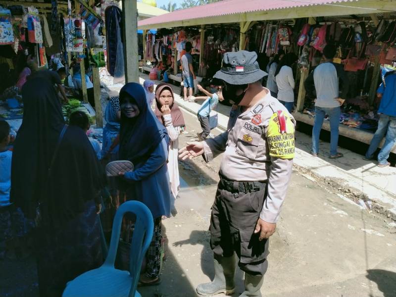 Penyebaran Covid-19 Kian Meningkat, Polsubsektor Pelalawan Gencar Sosialisasikan AKB kepada Masyarakat