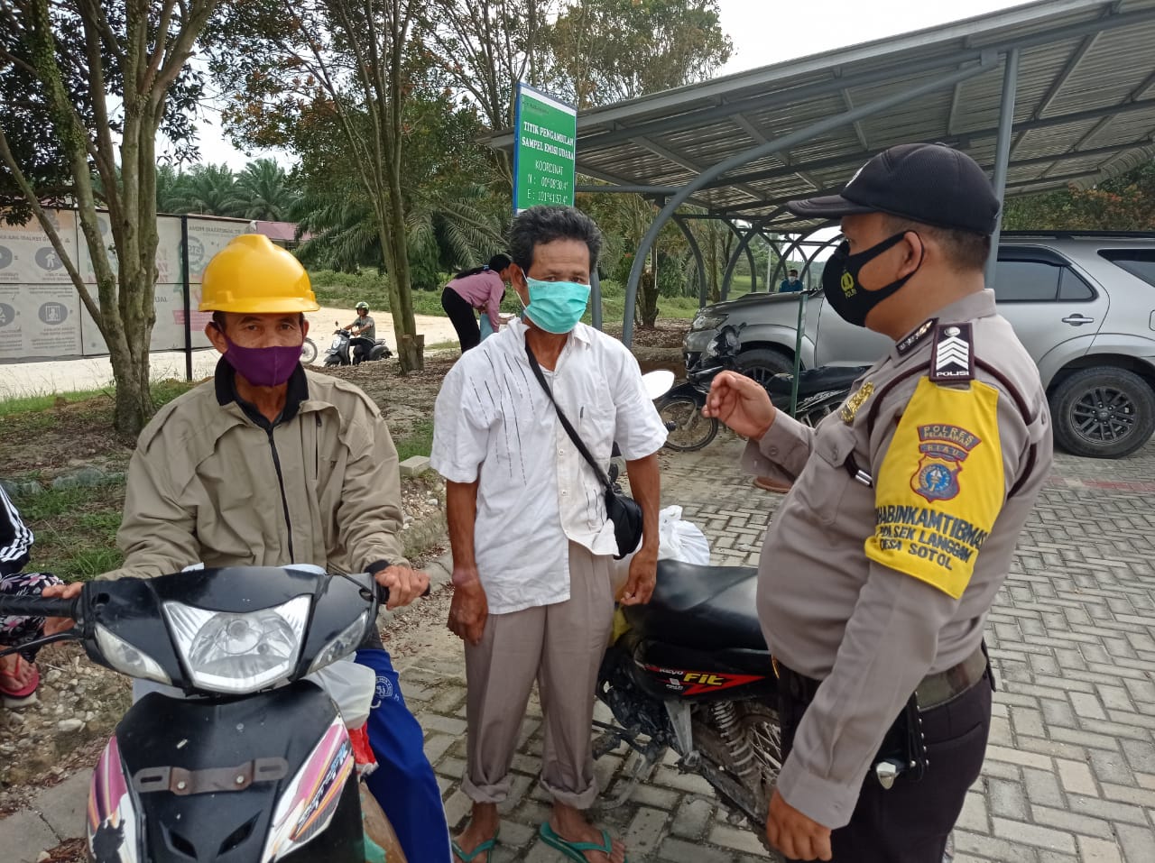 Antisipasi Kejahatan dan Covid-19, Polsek Langgam Gencar Patroli dan Sosialisasi