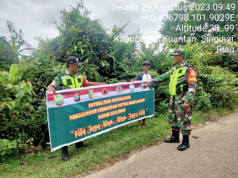 Sebagai Upaya Meminimalisir Terjadi Karhutlah Babinsa Koramil 06/Cerenti Kodim 0302/Inhu Laksanakan Patroli Untuk Cegah Kebakaran Hutan Dan Lahan