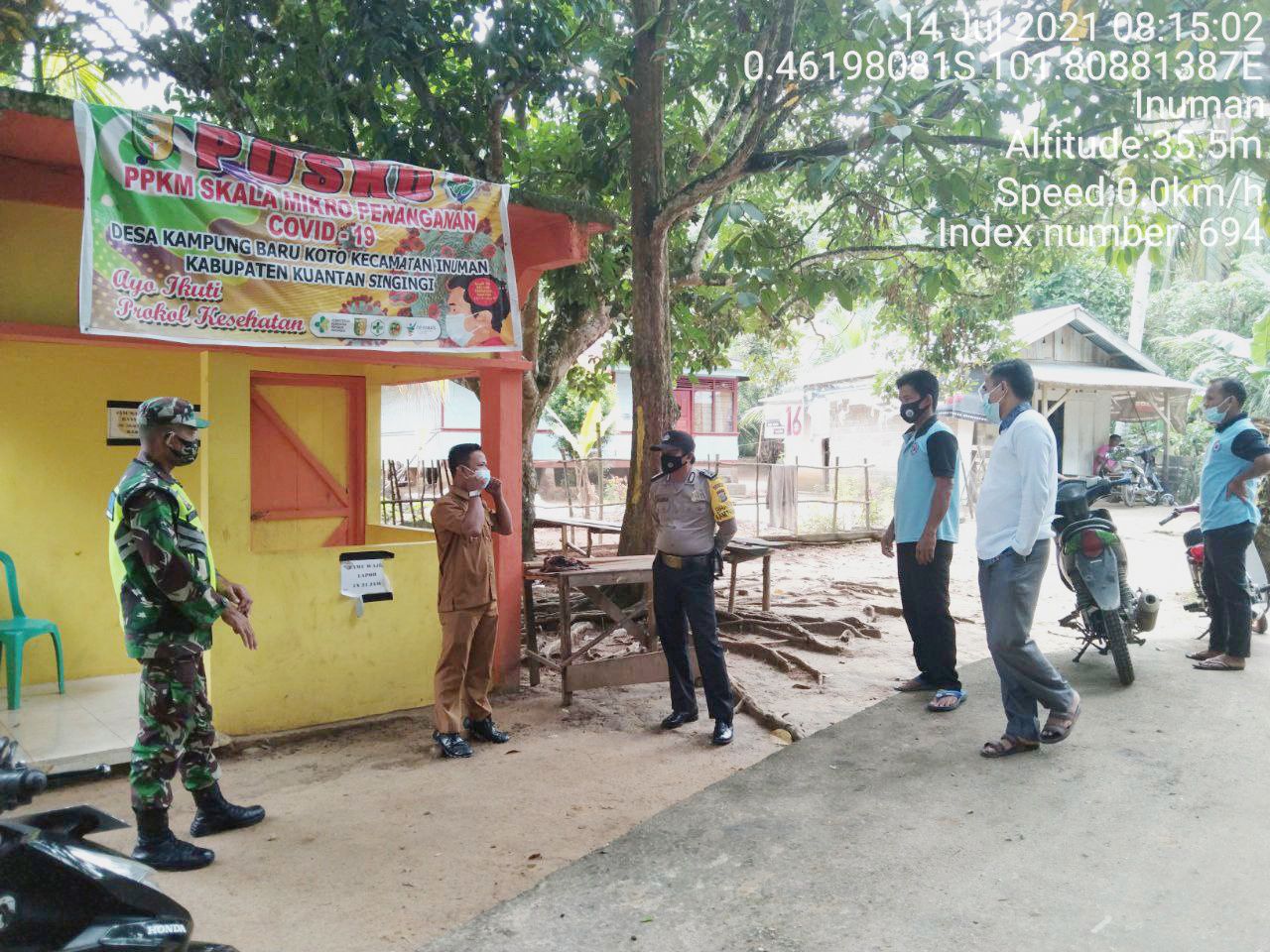 Babinsa Koramil 06/Cerenti Dim 0302/Inhu Monitoring Posko PPKM Mikro Di Desa Binaan