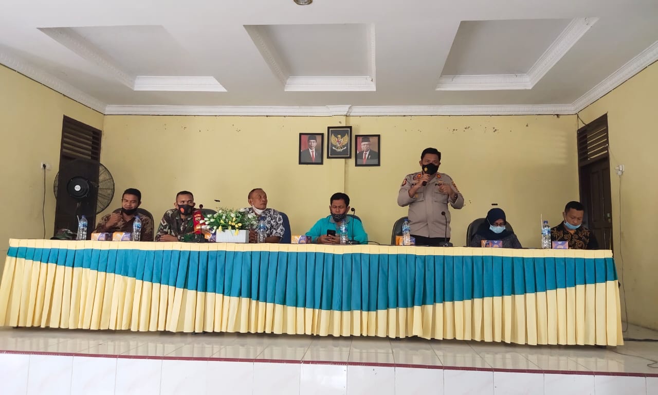 Kapolsek Bandar Sei Kijang dan Upika Sosialisasi Antisipasi Karhutla di Lubuk Ogung