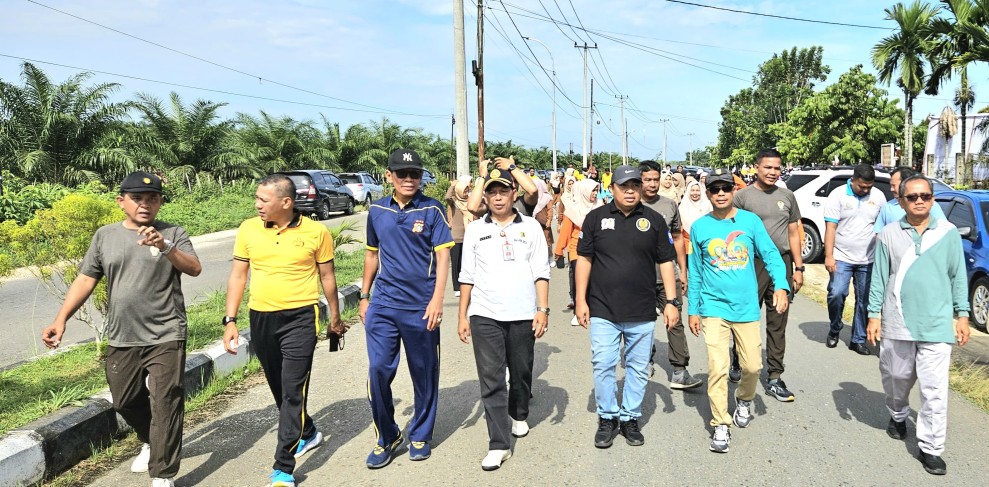 Meriahkan HUT Kuansing dan HUT Sentajo Raya,  Ribuan Warga Banjiri  Kantor Camat